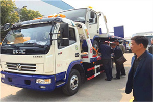 余干汽车道路救援拖车价格